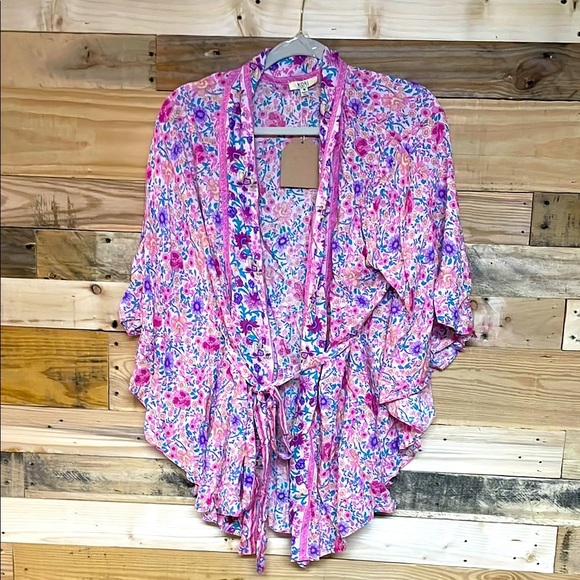 Kori size Medium Open Floral Pink Kimono Wrap with Waist Tie and Wide Sleeves - Picture 1 of 8